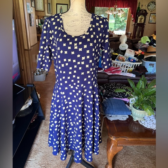 LuLaRoe navy blue Fit & Flare Knee Length Dress Size 3XL. - Picture 13 of 14
